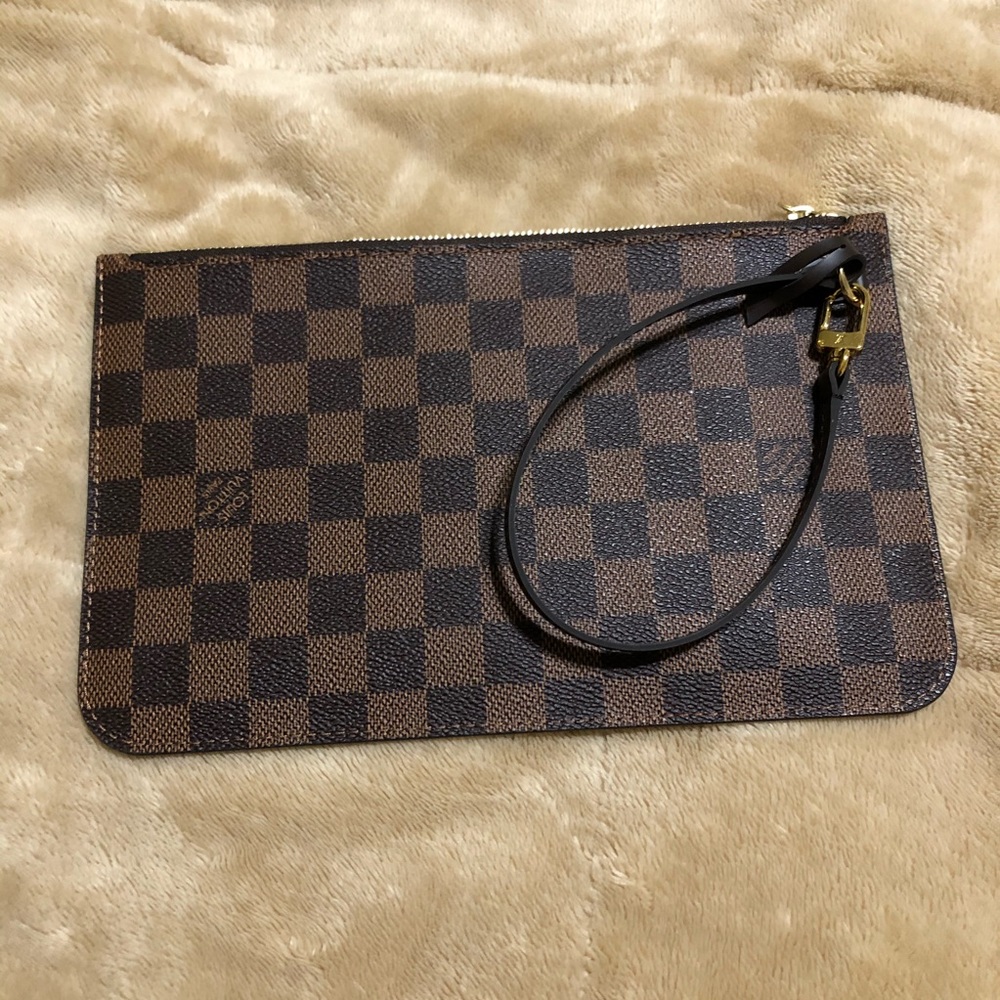 Louis Vuitton neverfull pouch